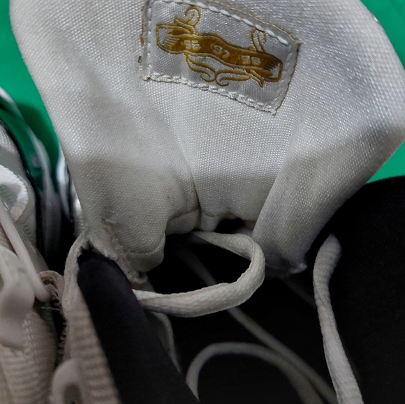 SNEAKER - Picture 2 of 5